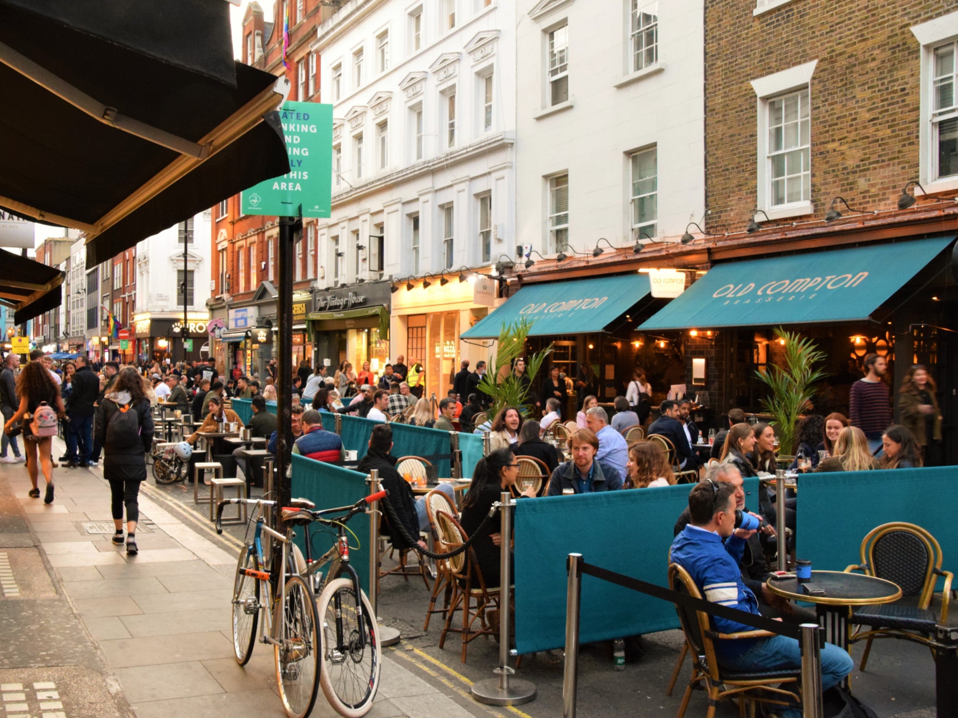 Outdoor dining in Soho, London