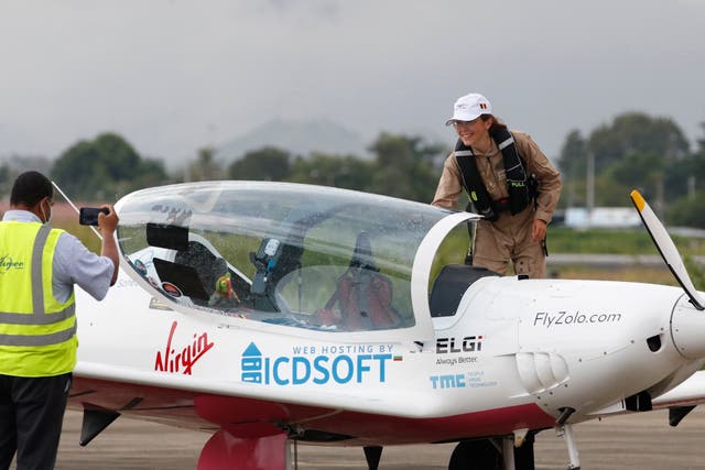 PANAMA-AVIADORA SOLITARIA