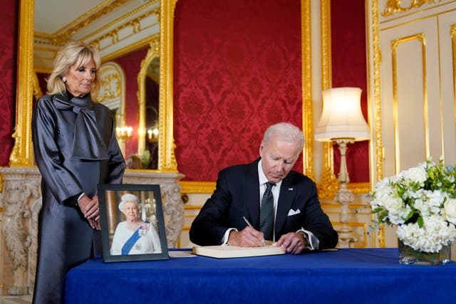 GBRETAÑA-REINA-BIDEN