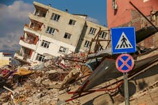 Turkish journalists under fire for reporting on the aftermath of devastating earthquakes