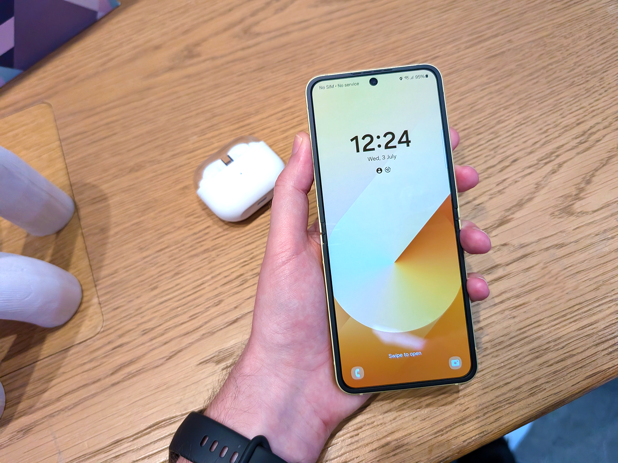 samsung galaxy z flip 6 in hand