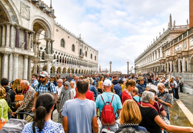 <p>Tourists who make reservations less than four days in advance will pay twice as much tax</p>
