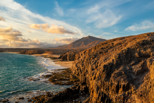 <p>The AI builds personalised shortlists of destinations based on factors ranging from well-reviewed local bars to average daytime temperatures in the Canary Islands</p>